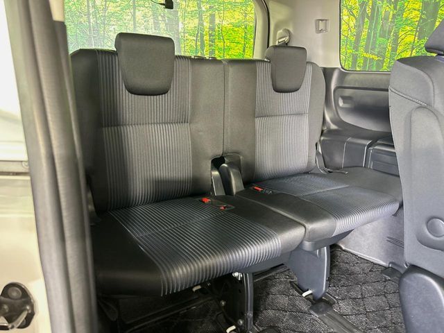 TOYOTA VOXY 2017 Image 31