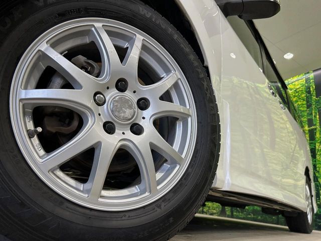 TOYOTA VOXY 2017 Image 31