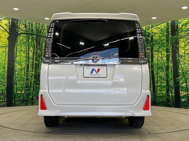 TOYOTA VOXY 2017 Image 31