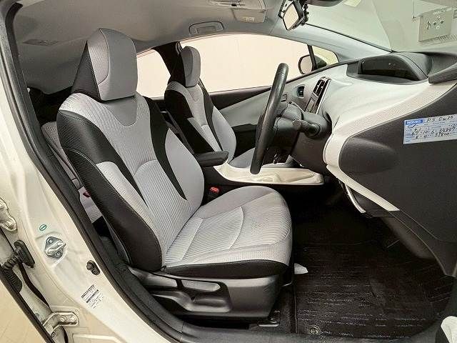 TOYOTA PRIUS 2016 Image 31