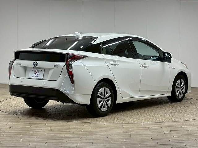 TOYOTA PRIUS 2016 Image 31