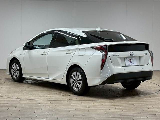 TOYOTA PRIUS 2016 Image 31