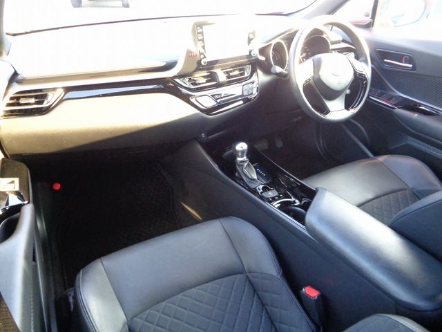 TOYOTA C-HR 2020 Image 31