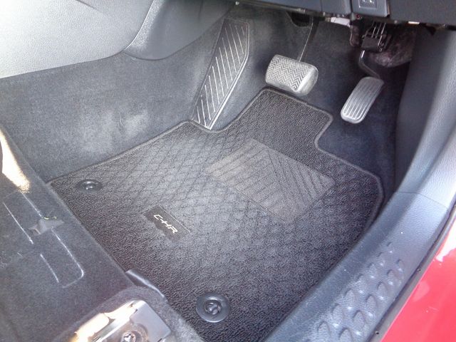 TOYOTA C-HR 2020 Image 31