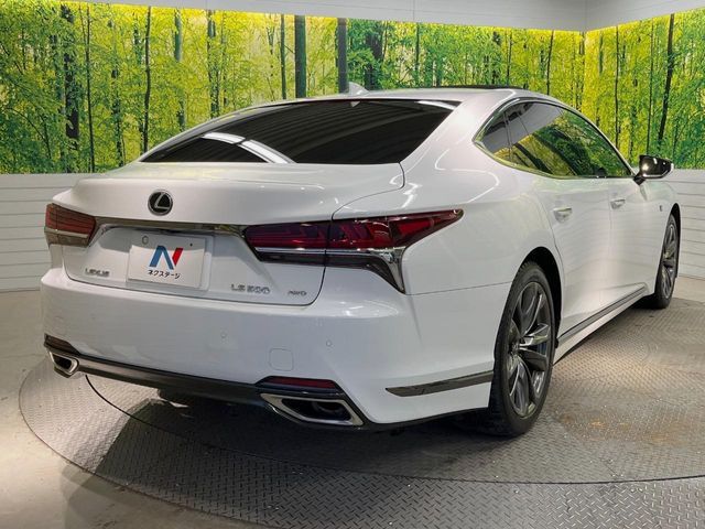 TOYOTA LEXUS LS500 4WD 2018 Image 31