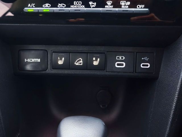 TOYOTA YARIS CROSS HYBRID 2024 Image 31