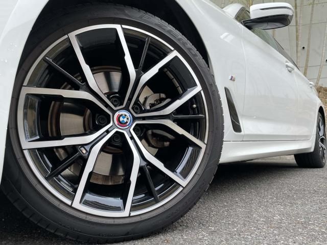 BMW 5SERIES SEDAN 2023 Image 31