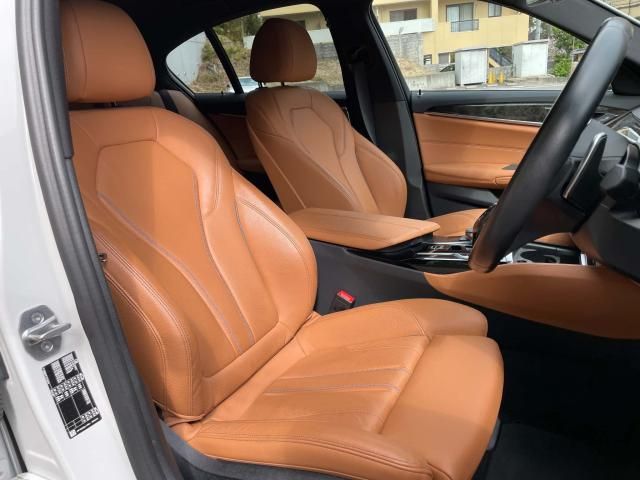 BMW 5SERIES SEDAN 2023 Image 31