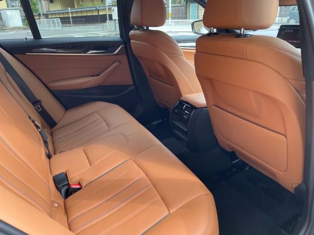 BMW 5SERIES SEDAN 2023 Image 31