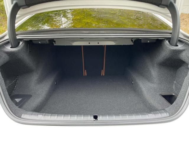 BMW 5SERIES SEDAN 2023 Image 31