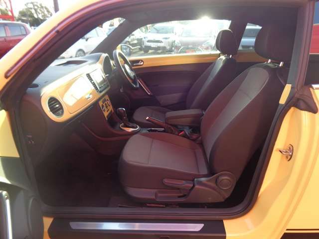 VOLKSWAGEN THE BEETL 2015 Image 31