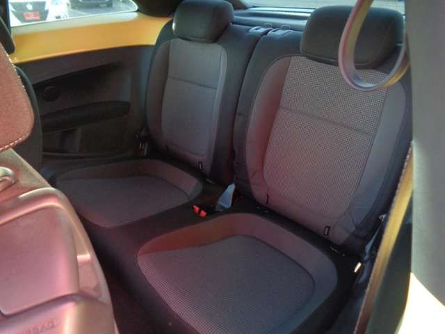 VOLKSWAGEN THE BEETL 2015 Image 31