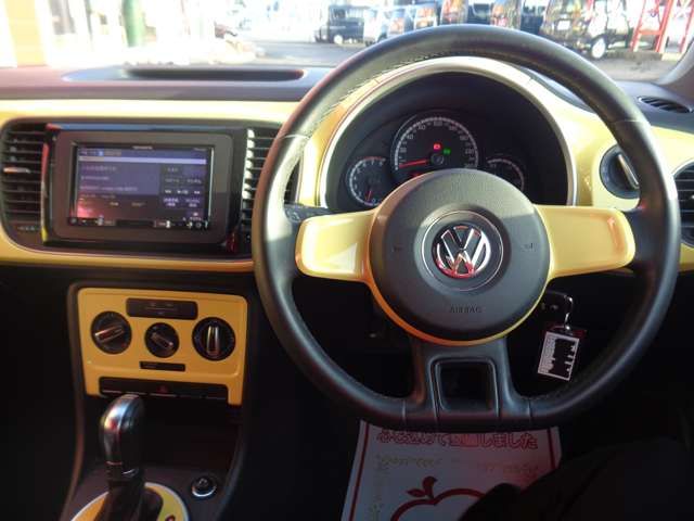 VOLKSWAGEN THE BEETL 2015 Image 31