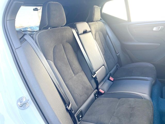VOLVO XC40 2023 Image 31