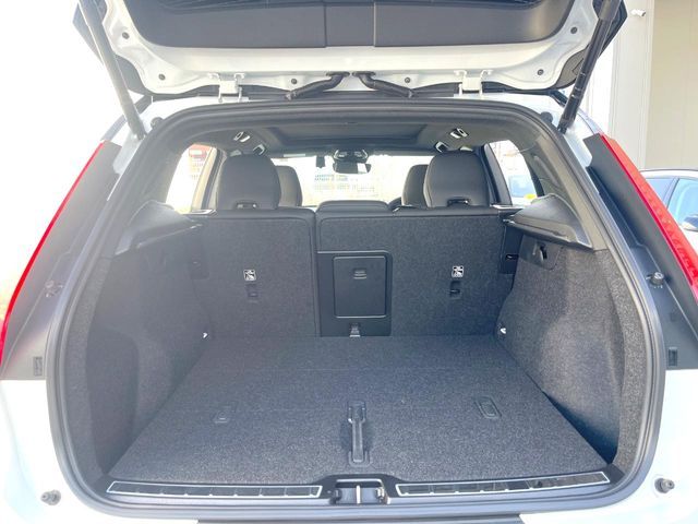 VOLVO XC40 2023 Image 31