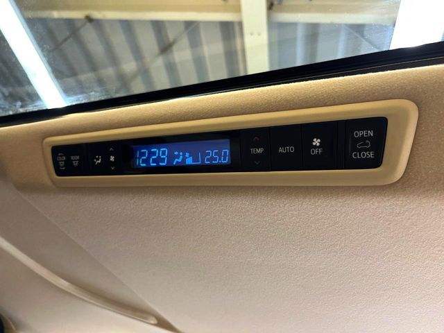 TOYOTA VELLFIRE 2019 Image 31