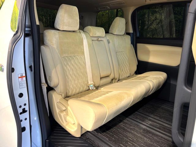 TOYOTA VELLFIRE 2019 Image 31