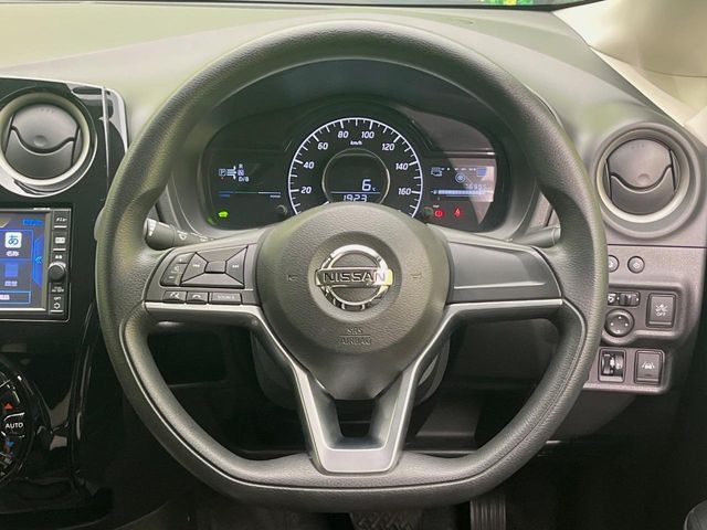 NISSAN NOTE 2017 Image 31