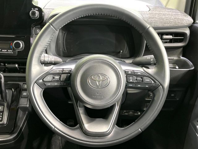 TOYOTA SIENTA HYBRID 2022 Image 31