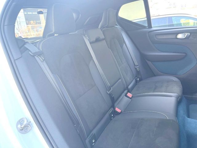VOLVO XC40 2023 Image 31