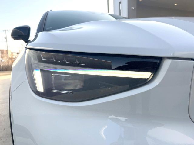 VOLVO XC40 2023 Image 31