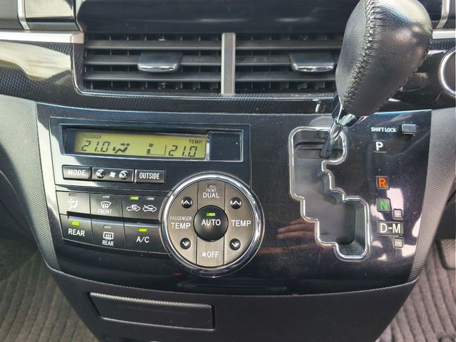 TOYOTA ESTIMA 2012 Image 31