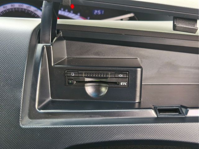 TOYOTA ESTIMA 2012 Image 31