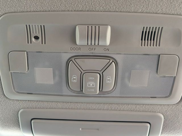 TOYOTA ESTIMA 2012 Image 31
