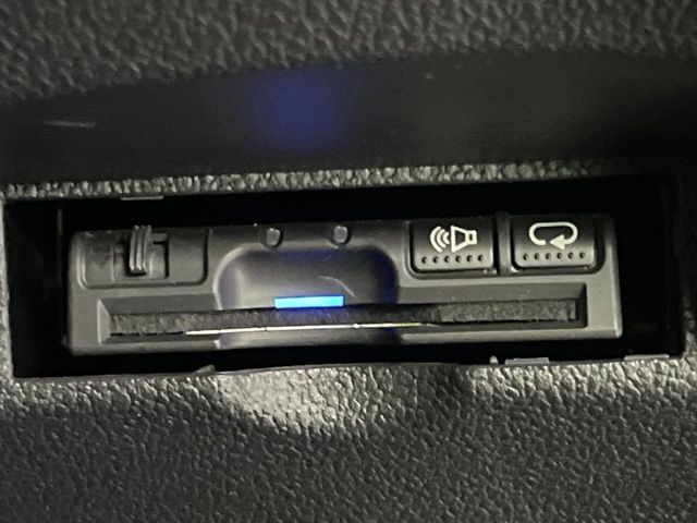 TOYOTA PRIUS 2016 Image 31