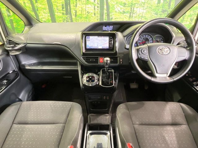 TOYOTA NOAH 2017 Image 31