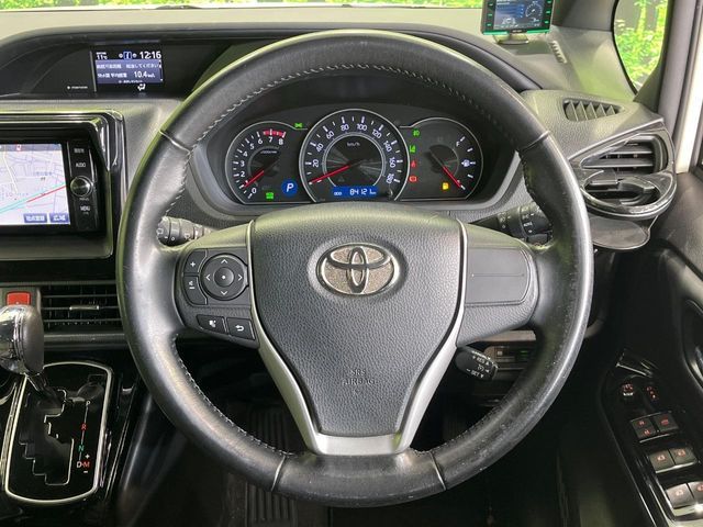 TOYOTA NOAH 2017 Image 31