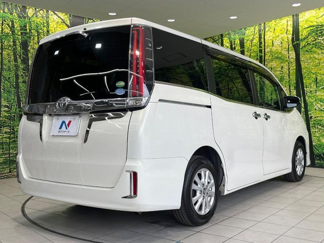 TOYOTA NOAH 2017 Image 31