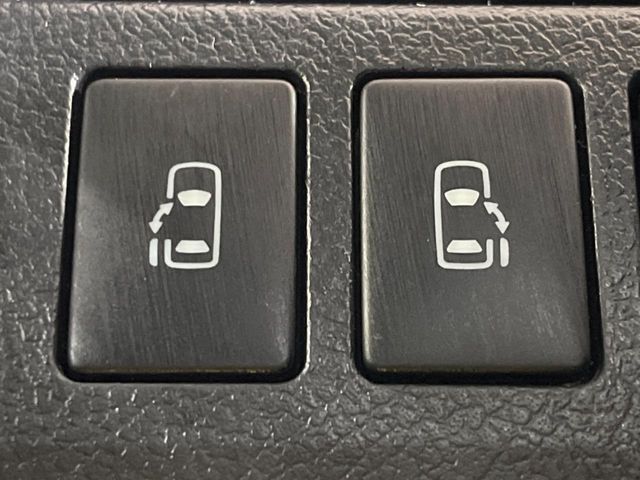 TOYOTA VOXY 2012 Image 31