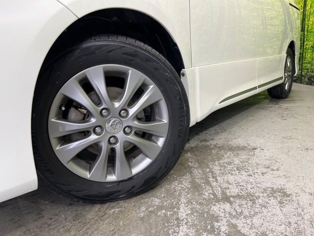 TOYOTA VOXY 2012 Image 31