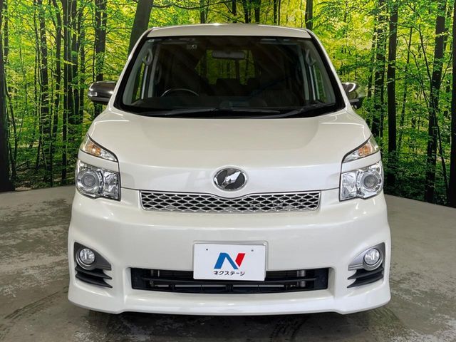 TOYOTA VOXY 2012 Image 31