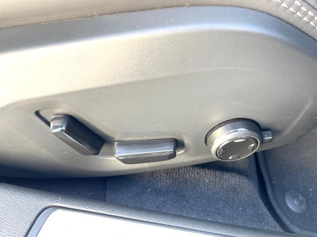 VOLVO V60 2025 Image 31