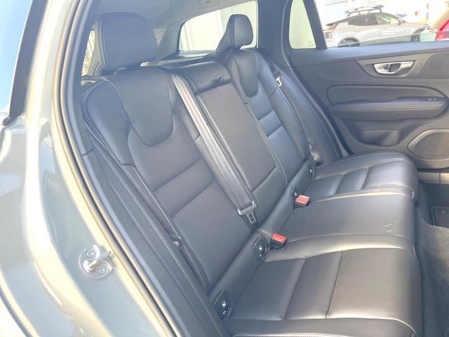 VOLVO V60 2025 Image 31