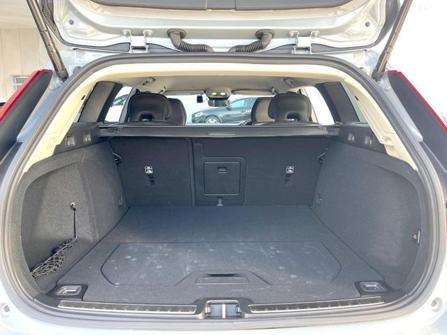 VOLVO V60 2025 Image 31
