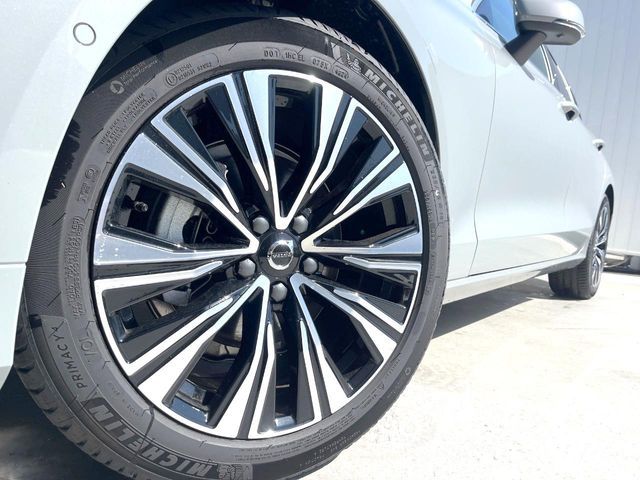 VOLVO V60 2025 Image 31