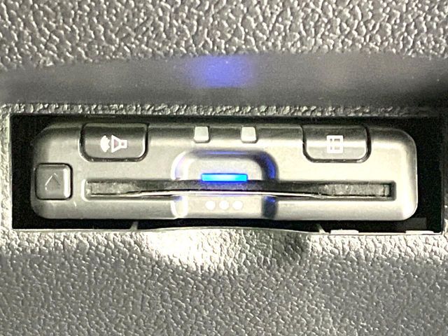 TOYOTA PRIUS 2019 Image 31