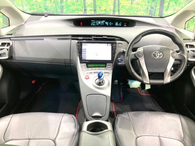 TOYOTA PRIUS 2015 Image 31