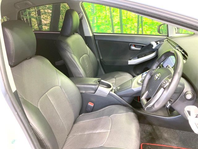 TOYOTA PRIUS 2015 Image 31