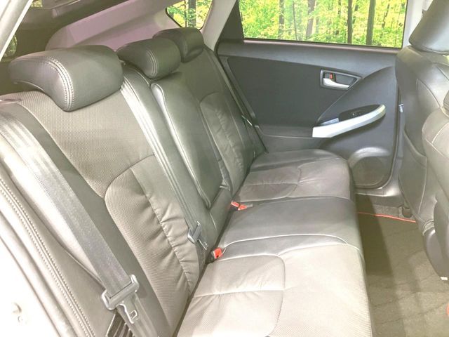 TOYOTA PRIUS 2015 Image 31