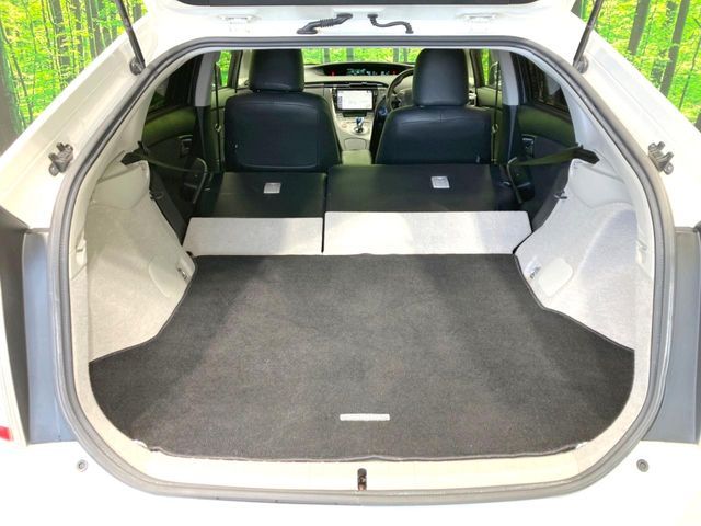 TOYOTA PRIUS 2015 Image 31