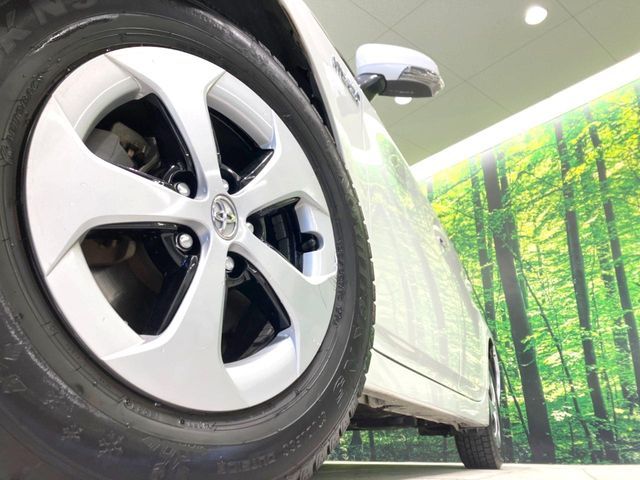 TOYOTA PRIUS 2015 Image 31