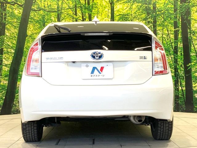 TOYOTA PRIUS 2015 Image 31