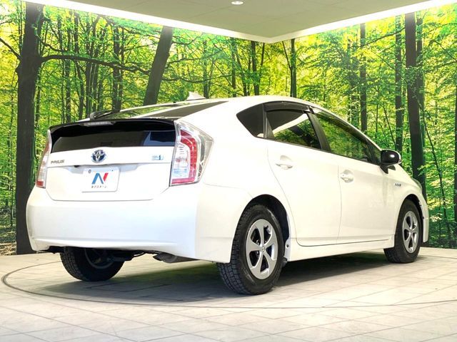 TOYOTA PRIUS 2015 Image 31