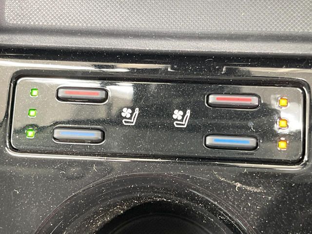 TOYOTA PRIUS PHV 2019 Image 31