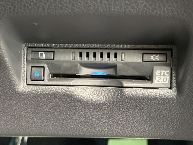 TOYOTA PRIUS PHV 2019 Image 31