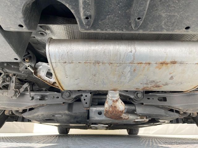 TOYOTA PRIUS PHV 2019 Image 31